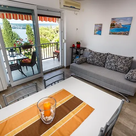 Apartment Damir *